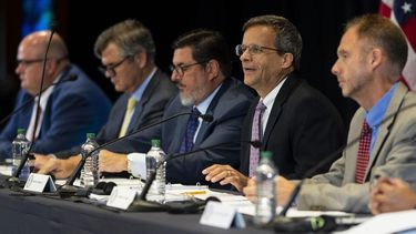 la junta certifica el plan fiscal de la act: sostienen que se deben aumentar los costos de peaje anualmente
