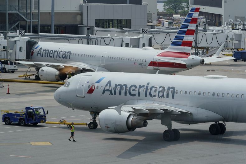 Aviones de American Airlines en el Aeropuerto Internacional Logan de Boston el 21 de julio del 2021. . (AP foto/Steven Senne)