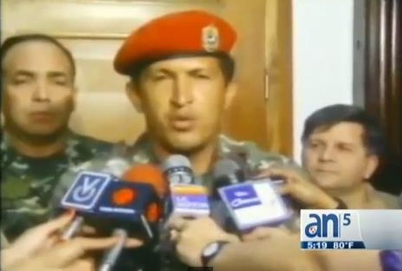 Los venezolanos más divididos que nunca en esta fecha donde hace 22 años el fallecido Hugo Chávez intentó derrocar el gobierno de Carlos Andrés Pérez.