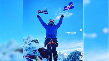 yandy nunez, primer cubano en escalar el monte everest: viva cuba libre
