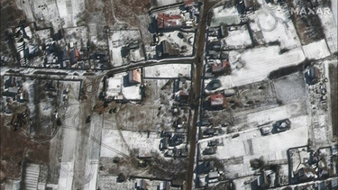 fotografias de satelites muestran que convoy ruso en las afueras de kiev se ha dispersado a areas cercanas