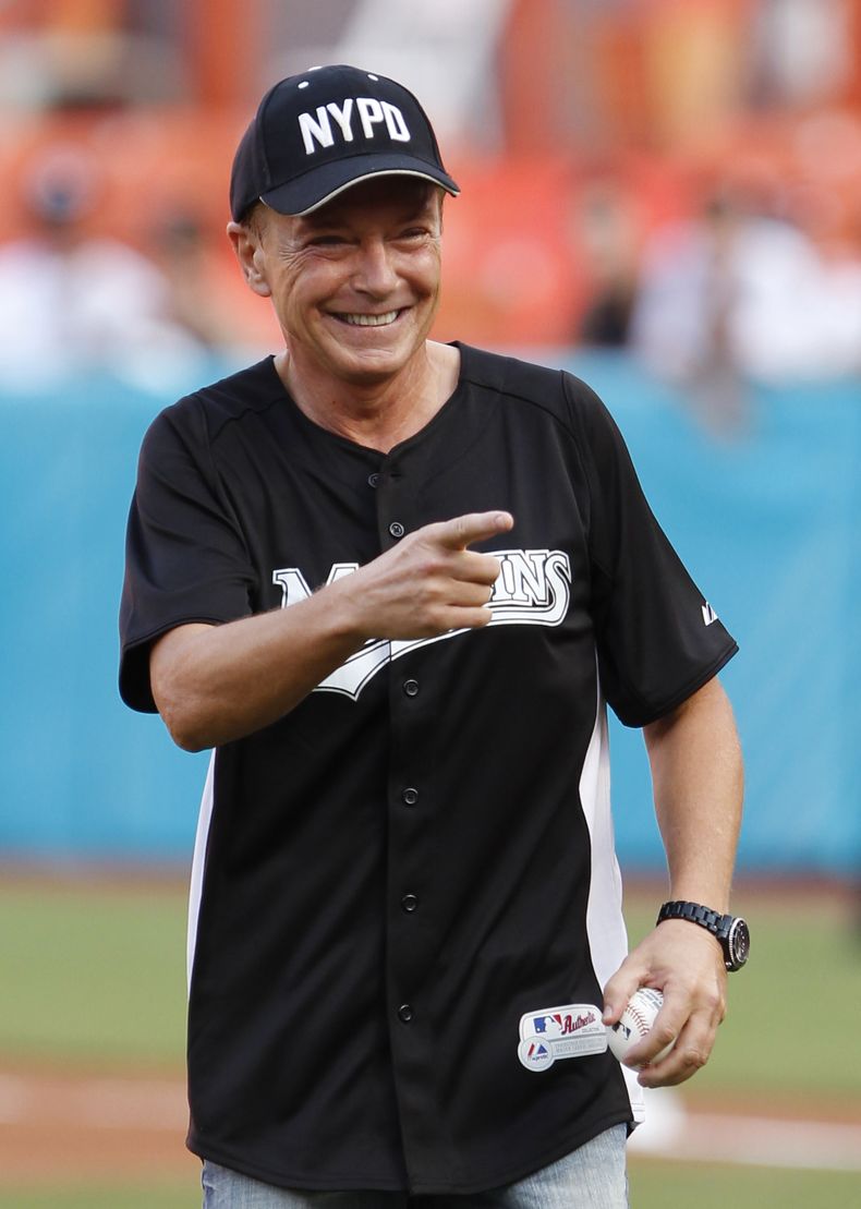 El actor David Cassidy en un foto de archivo del 9 de julio del 2011, en Miami. Cassidy fue arrestado por la sospecha de que conduc&iacute;a su autom&oacute;vil en estado de ebriedad el viernes 10 de enero del 2014 en Los Angeles. (Foto AP/Wilfredo Lee, A