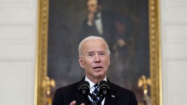 Fuente AP: Biden ordenará vacunación a empleados federales