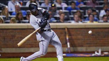 Marlins vencen a Mets gracias a Cooper y de la Cruz