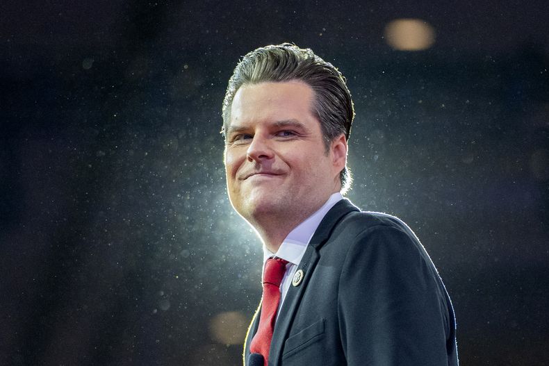 ARCHIVO - El representante republicano Matt Gaetz se retira tras hablar durante la Conferencia Política de Acción Conservadora, CPAC 2024, en el National Harbor, el 23 de febrero de 2024, en Oxon Hill, Maryland. (AP Foto/Alex Brandon, archivo)