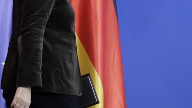 americateve | La cancieller alemana Angela Merkel llega a la ceremonia de entrega del premio Joseph Prize para los derechos humanos el mi&eacute;rcoles 19 de marzo de 2014. (Foto de AP/Markus Schreiber)