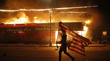 polemica autopsia oficial de george floyd: no murio por asfixia ni estrangulacion