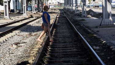 cuba trata de revivir su decrepita red ferroviaria