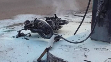 se incendia una moto en cupet de la habana