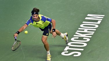 americateve | El espa&ntilde;ol David Ferrer durante su partido contra el let&oacute;n Ernest Gulbis en las semifinales del Abierto de Estocolmo el s&aacute;bado 19 de octubre de 2013. (AP Foto/Anders Wiklund, TT News Agency)    SWEDEN OUT