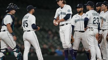Mermados por el COVID, Marineros vencen 4-2 a los Rangers