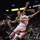 Con 28 puntos de Siakam, Raptors superan 132-120 a Hornets
