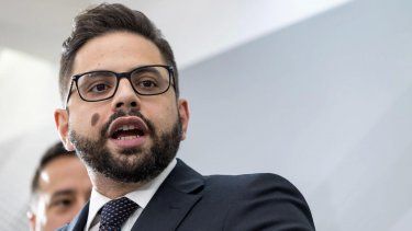 Secretario de Hacienda quiere enamorar a los jefes de agencia