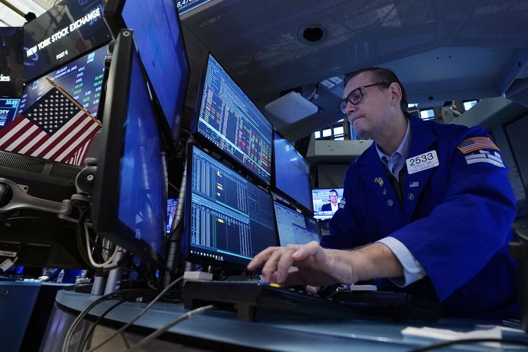 Wall Street en camino de un final mixto a una semana agitada