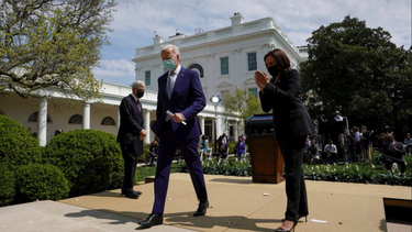 biden afirma que la violencia armada es una vergüenza internacional y anuncia varias medidas para frenarla