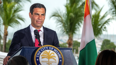 el alcalde de miami retira su candidatura a las primarias republicanas