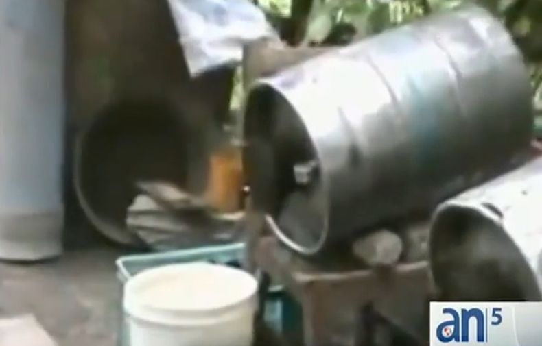Un video policial en Cuba revela como operaba una fábrica clandestina de cerveza en Guantánamo. La publicación de este caso forma parte de una ofensiva mediática del régimen contra lo que llama las ilegalidades en la isla.