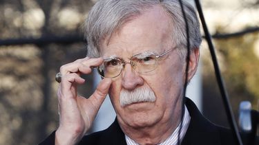 Bolton fustiga a Maduro y el uso de personal militar ruso