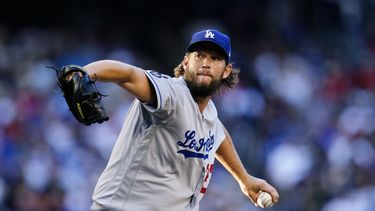 Kershaw llega a acuerdo por 1 año para seguir en Dodgers