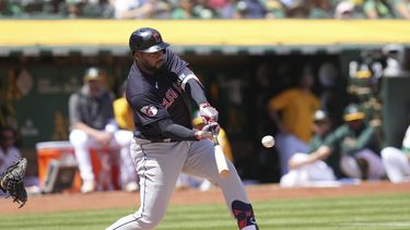 Guardianes ganan 7-3 y completan su 1ra barrida en Oakland