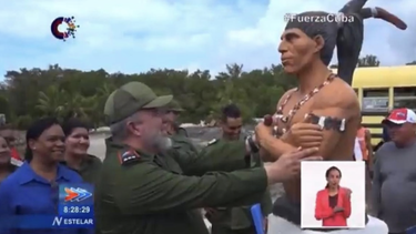 manuel marrero pide prosperidad para cuba a la estatua de un cacique en artemisa