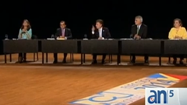 americateve | Colombia elige este domingo nuevo presidente. La situación política en el país sudamericano es tensa y el debate de anoche entre los candidatos fue acalorado.