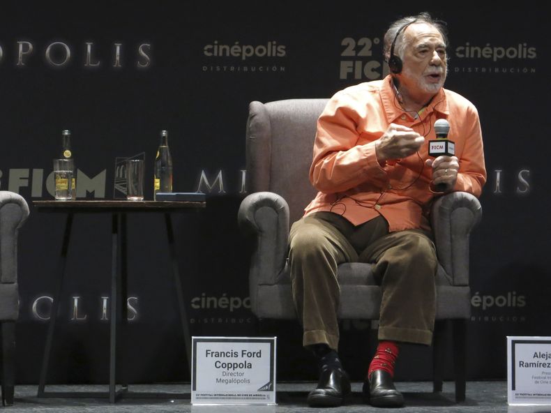 El director de cine Francis Ford Coppola participa en una conferencia de prensa sobre su película Megalópolis en el Festival de Cine de Morelia, en Morelia, México, el martes 22 de octubre de 2024. (AP Foto/Berenice Bautista)