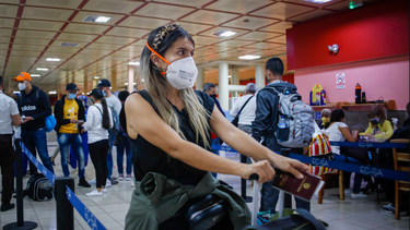 el aeropuerto de la habana reduce a seis los vuelos diarios que recibe