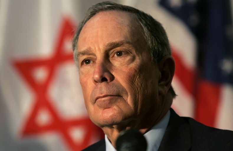 El alcalde de la ciudad de Nueva York, Michael Bloomberg, en una foto del 1 de febrero del 2007 mientras asiste a una ceremonia en una estaci&oacute;n de Jerusal&eacute;n nombrada en homenaje a su padre. Israel le concedi&oacute; a Bloomberg el primer Pre