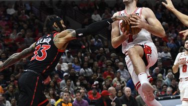 LaVine guía a Bulls a triunfo ante Raptors con 30 puntos