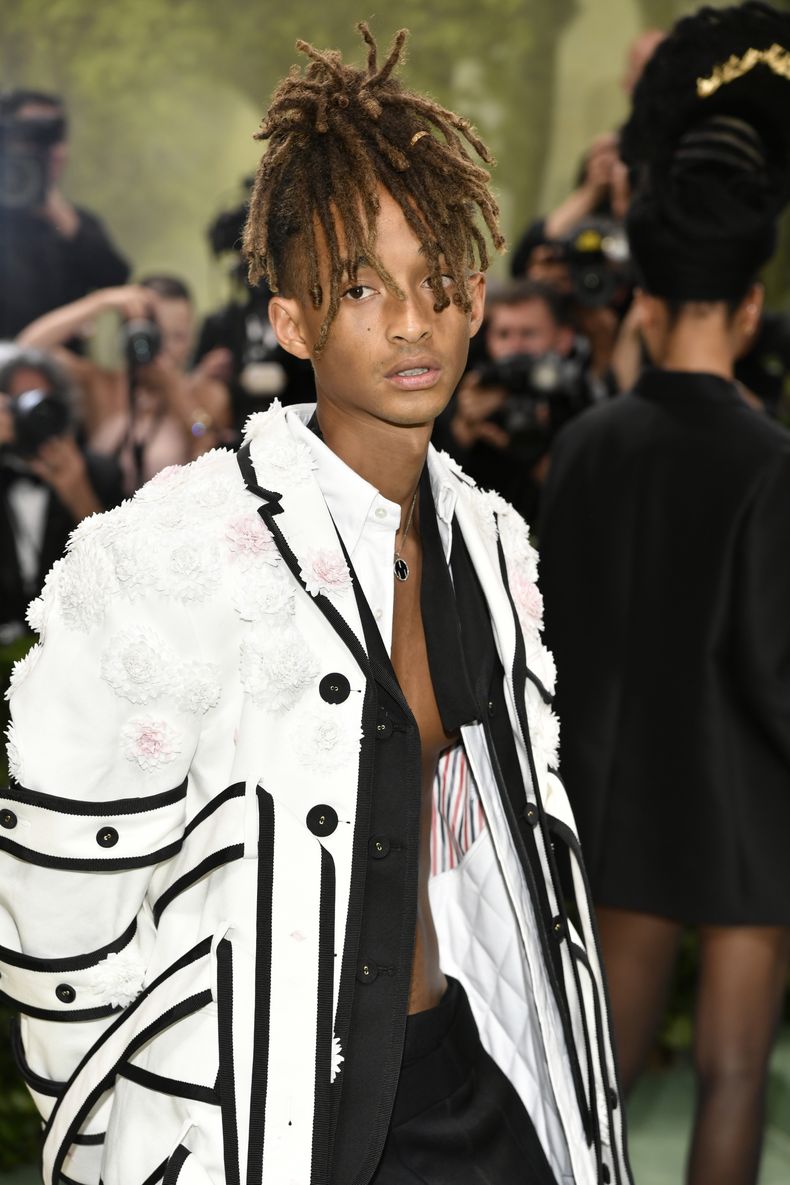 ARCHIVO - Jaden Smith en la gala benéfica del Instituto del Vestido del Museo Metropolitano de Arte en Nueva York el 6 de mayo de 2024. (Foto Evan Agostini/Invision/AP, archivo)