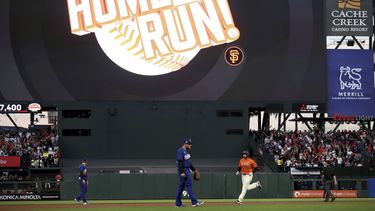 Ruf pega 2 jonrones, Junis gana y Gigantes vencen a Dodgers