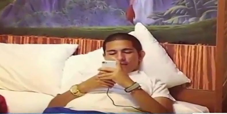 Con profundo dolor familiares y amigos del joven de 18 años Pedro Uriarte asesinado brutalmente a balazos hoy realizan su servicio fúnebre.