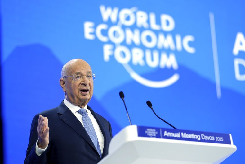El fundador del Foro Económico Mundial de Davos Klaus Schwab en Davos, Suiza el 21 de enero del 2025. (AP foto/Markus Schreiber)