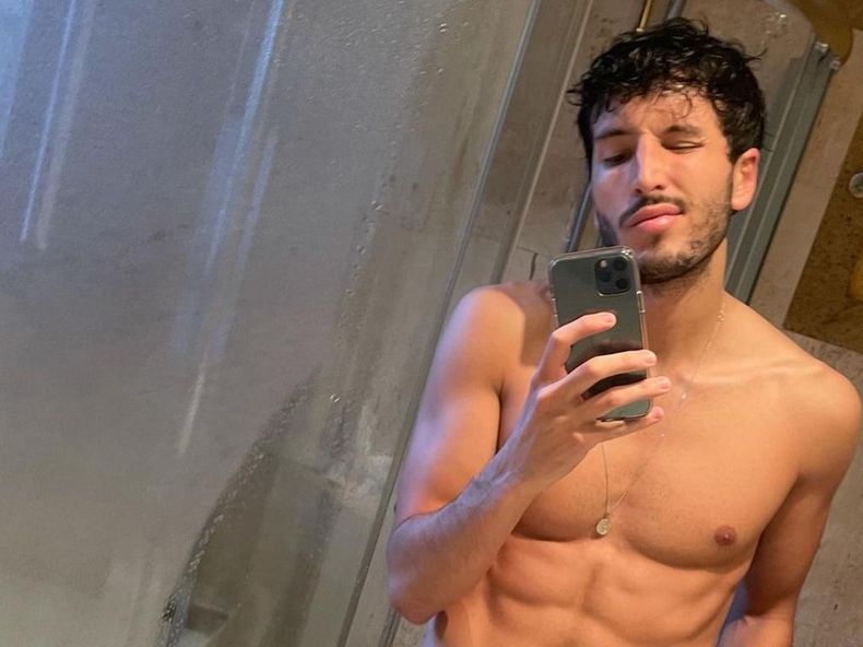 sebastian-yatra-selfie-sexy.jpeg