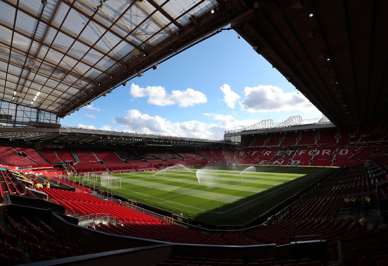 ARCHIVO - Foto del 10 de agosto del 2018, vista general del estadio Old Trafford del Manchester United. (AP Foto/Jon Super, Archivo)