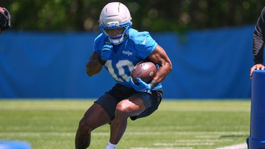 ARCHIVO - El running back Isiah Pacheco de los Lions de Detroit durante una práctica, el 29 de mayo de 2026, en Allen Park, Michigan. (AP Foto/Paul Sancya)