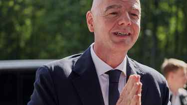 El presidente de la FIFA Gianni Infantino previo al partido inaugural del Mundial Sub20 femenino, en Katowice, Polonia, el sábado 5 de septiembre de 2026. (AP Foto/Beata Zawrzel)
