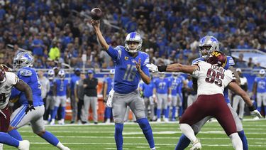 Goff lanza 4 pases de anotación, Lions vencen a Commanders