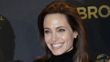 angelina jolie se somete a otra cirugia preventiva
