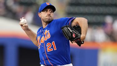 ARCHIVO - Max Scherzer, de los Mets de Nueva York, lanza en el juego del jueves 29 de junio de 2023, ante los Cerveceros de Milwaukee (AP Foto/Frank Franklin II, archivo)