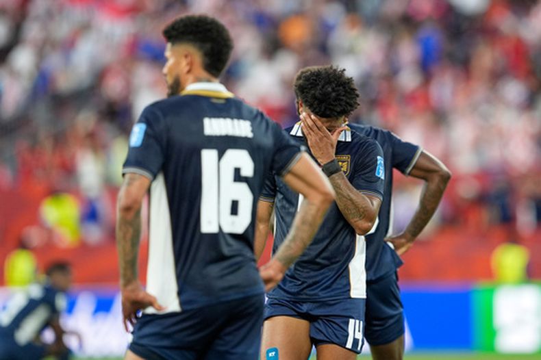 El panameño Carlos Harvey lamenta la derrota de Panamá ante Croacia en el Mundial, el martes 23 de junio de 2026 en Toronto (AP Foto/Olivia White)