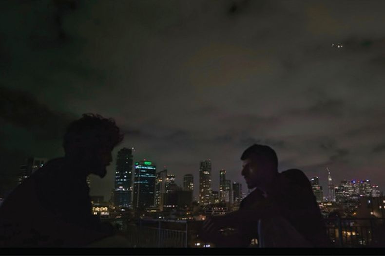 Esta imagen, difundida por el Festival de Cine de Venecia, muestra una escena de NAZA, un documental de The Guardian dirigido por Yuval Abraham y Rachel Szor. (Venice Film Festival via AP)