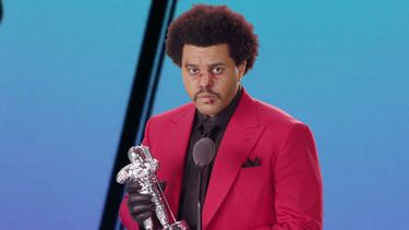 the weeknd acusa de corrupcion los grammy tras no recibir nominaciones