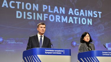 UE refuerza la lucha contra las noticias falsas