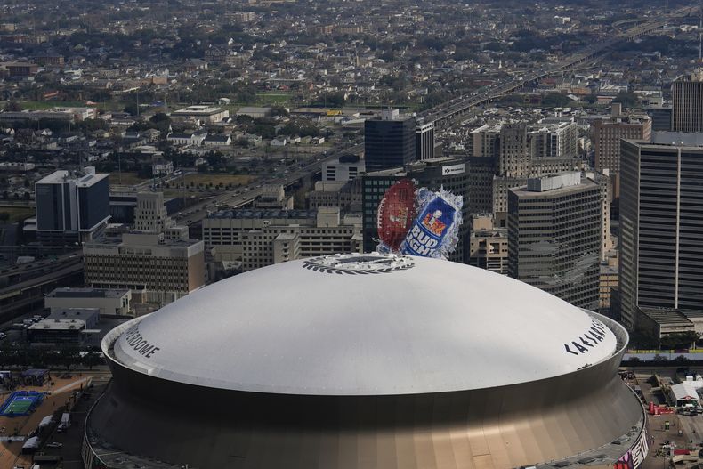 El Superdome de Nueva Orleans previo al Super Bowl 59 entre los Eagles de Filadelfia y los Chiefs de Kansas City, el sábado 8 de febrero de 2025. (AP Foto/Julia Demaree Nikhinson)