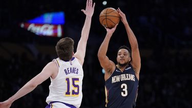 McCollum y los Pelicans aplastan a unos apagados Lakers