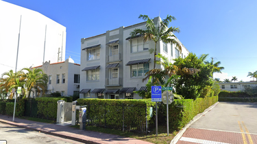 autoridades de miami beach  clausuran un edificio por sus malas condiciones y los vecinos quedan en la calle