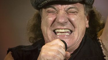 americateve | El vocalista del grupo australiano de rock AC/DC, Brian Johnson, durante un concierto en Zurich, Suiza, el 6 de abril de 2009. Johson particip&oacute; en un concierto de Billy Joel en el Madison Square Garden de Nueva York, el viernes 21 de marzo de 2014.