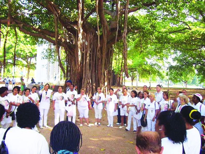 Damas de Blanco en el parque Gandhi. (Archivo)